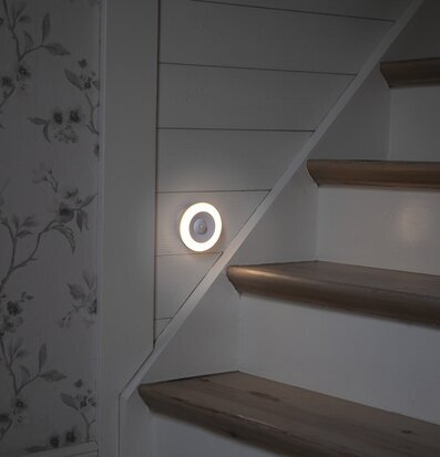 Bild av trapphus med modern LED-belysning