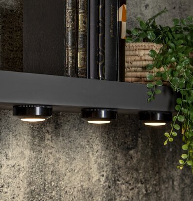 Bild av eleganta LED-lampor och stilfull inredning