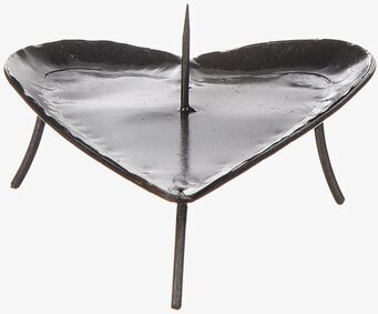 Bild av hjärtformat ljusfat i hamrad plåt