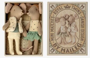 Bild av charmiga tygmöss i kunglig skandinavisk stil