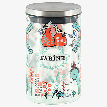 Foto av dekorativ och funktionell glasburk för köket