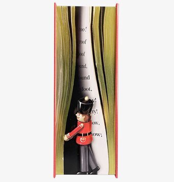 Bild av kreativ bokformad plåtburk med leksakssoldat