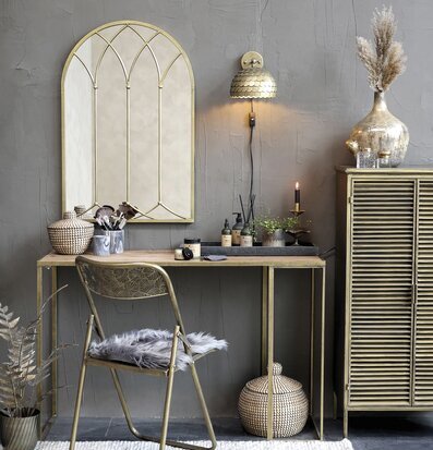 Bild av stilfullt rum med harmonisk och tidlös design