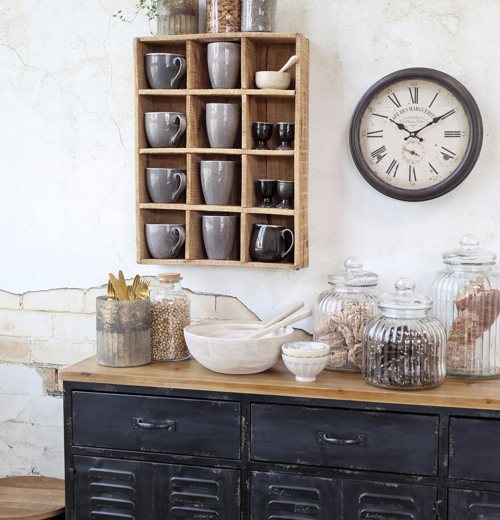 Bild av inbjudande köksinteriör med rustik känsla