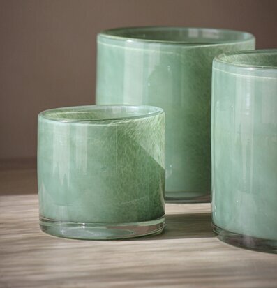 Bild av ljuslyktor i harmonisk och naturlig design