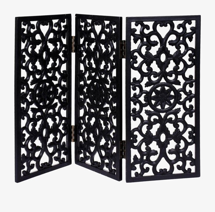 Bild av elegant svart fönsterjalusi med ornament