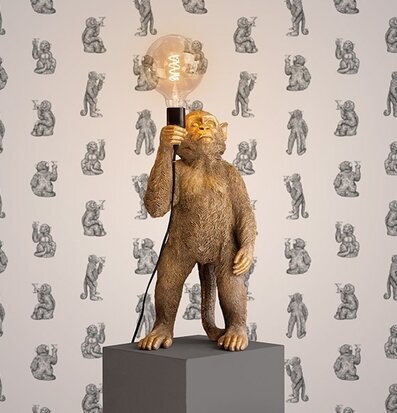 Bild av unik och kreativ golvlampa i guldig design