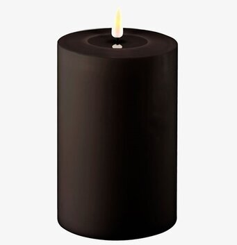 Foto av stilren svart LED-ljusstake för utomhusbruk