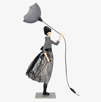 Bild av unik och kreativ bordslampa i modern stil