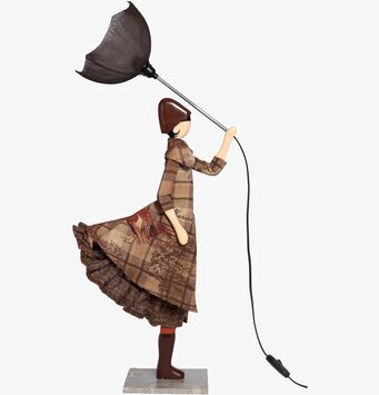 Bild av en unik och detaljerad bordslampa med stil