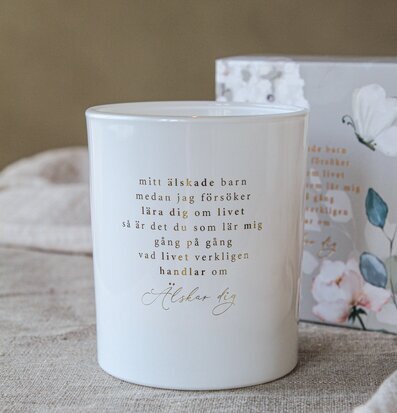 Bild av elegant ljuslykta med kärleksfullt budskap