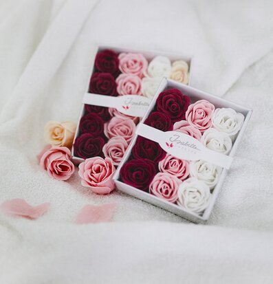 Bild av lyxiga badrosor för avkopplande badstund