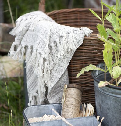 Bild av lantlig idyll med rustik charm och natur