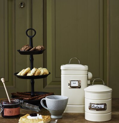 Bild av hemtrevlig scen med stil och funktionalitet