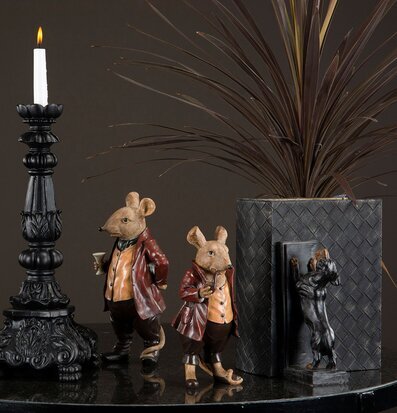 Bild av harmonisk arrangering med eleganta dekorationer