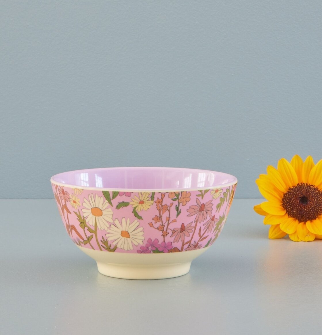 Skål Daisy Dearest Print från Rice med färgglatt blomstertryck