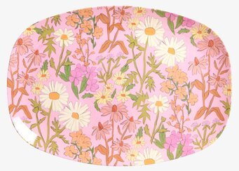 Bild av rektangulär tallrik med livfullt blommönster