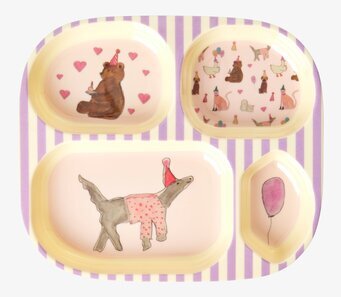 Bild av färgglad barntallrik med djurmotiv och fack