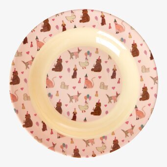 Foto av djup tallrik med lekfullt djurmotiv