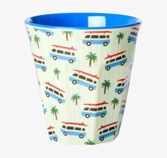 Foto av melaminmugg med somrigt och lekfullt mönster