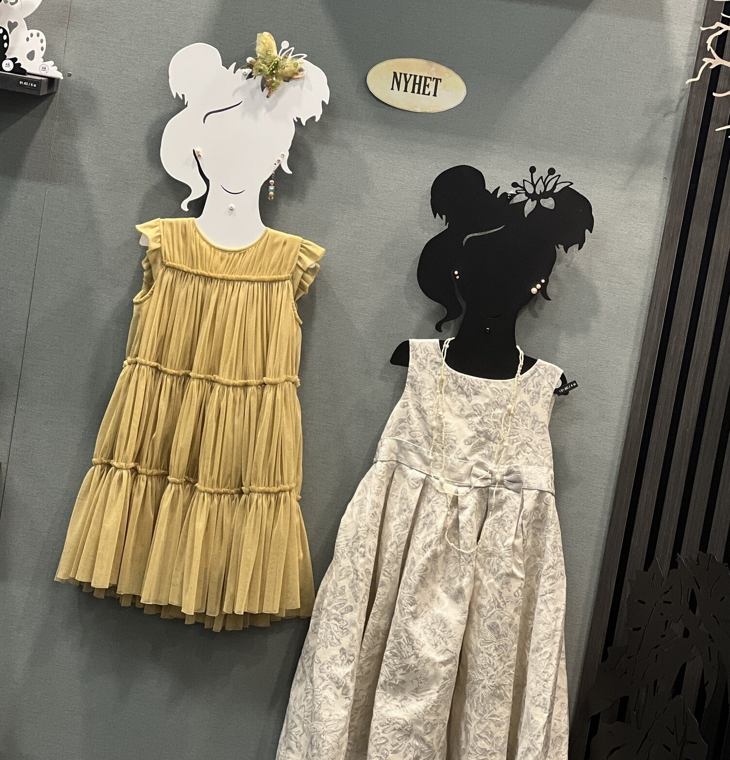 #ÄlskaPlåt Tjejgalge Svart från Älskaplåt med kläder