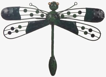 Bild av konstnärlig grön trollslända i hamrad plåt