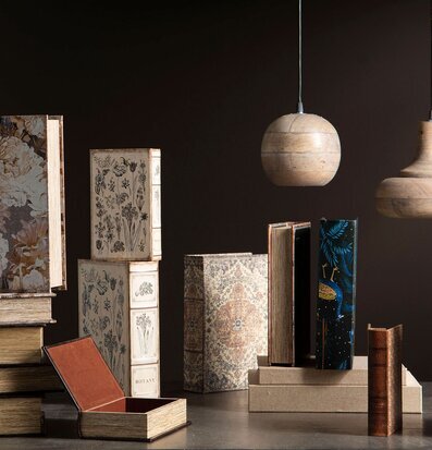 Bild av dekorativa och eleganta boklådor i olika stilar