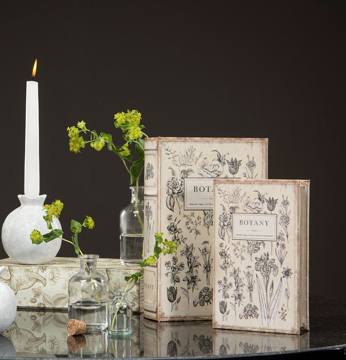 Bild av elegant botaniskt arrangemang och dekorationer