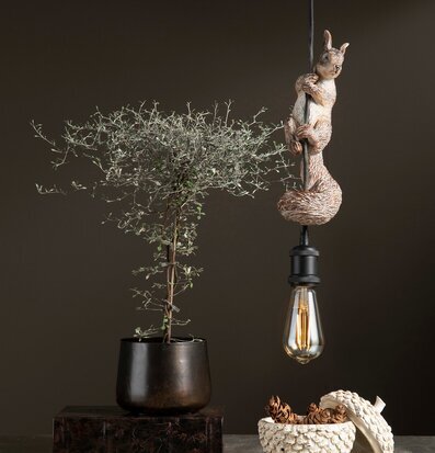 Bild av stilren inredning med naturinspirerade detaljer