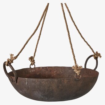 Foto av stor rustik ampel med patinerad metallyta