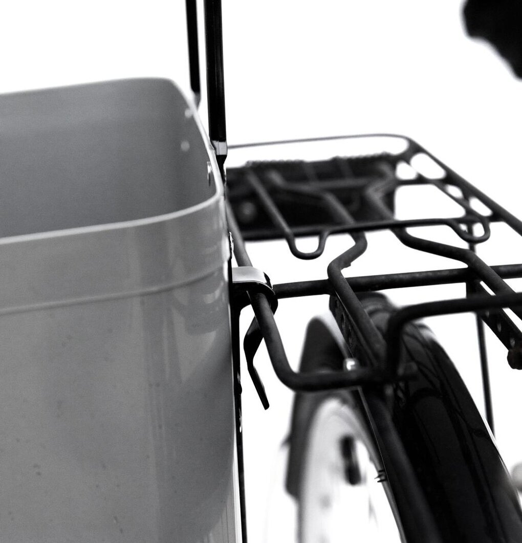 Väska Hög Hinza Olivgrön Med Cykelfäste monterad på cykel