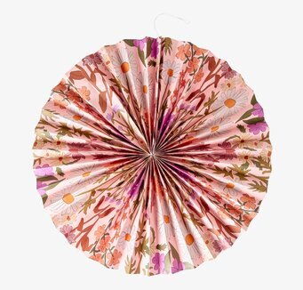 Bild av rosa pappersdekoration med blommönster