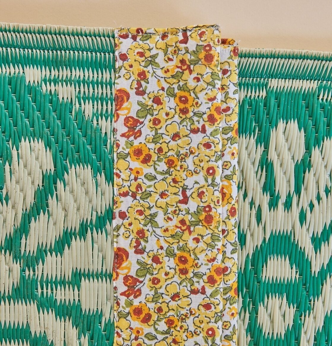 Plastmatta Green/OffWhite från Rice med geometriskt mönster