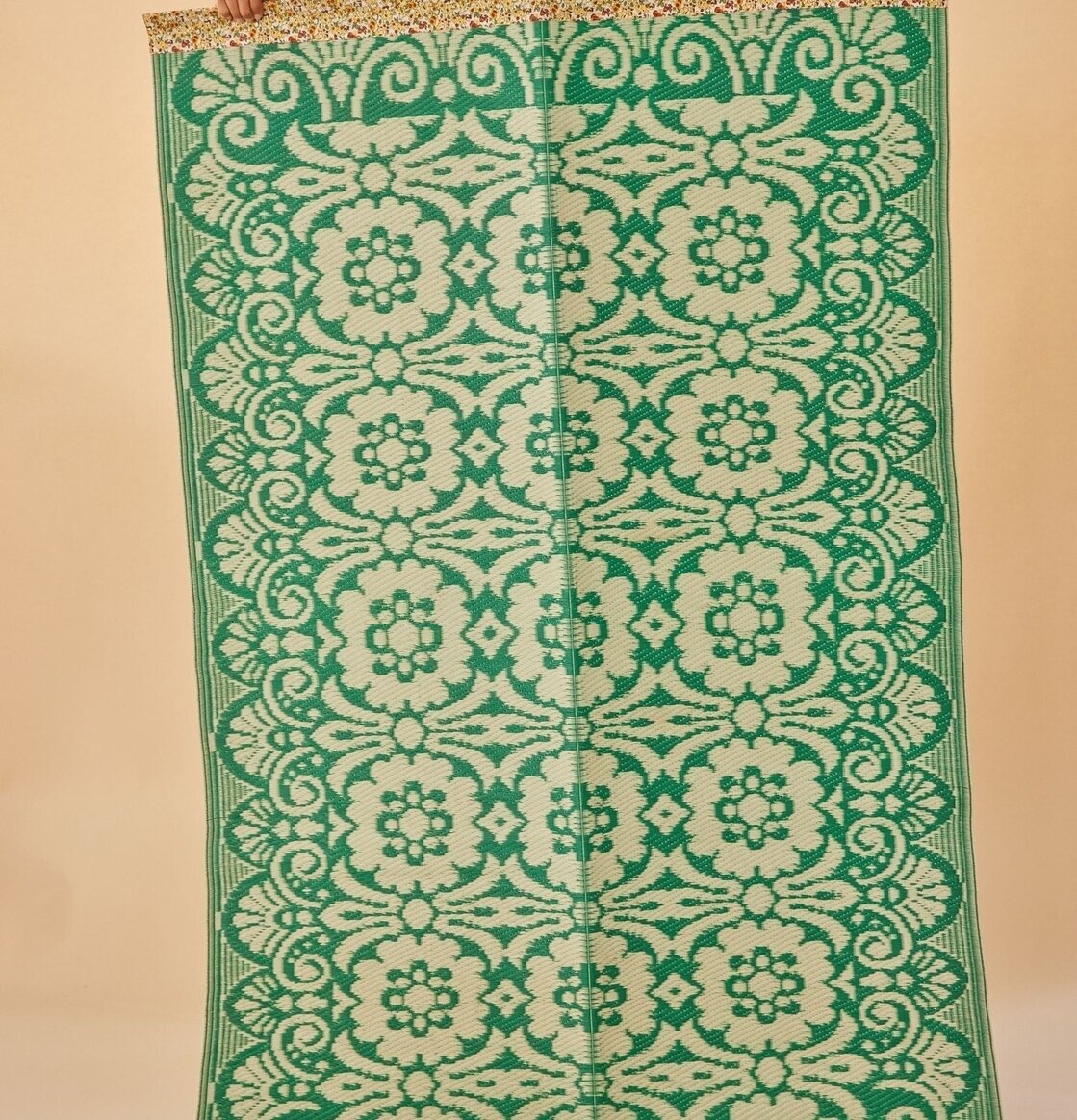 Plastmatta Green/OffWhite från Rice med grönt och vitt mönster