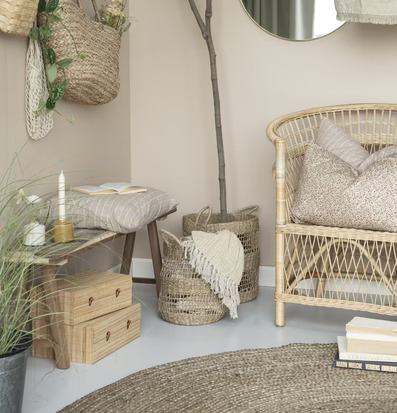 Foto av harmonisk inredning med naturmaterial