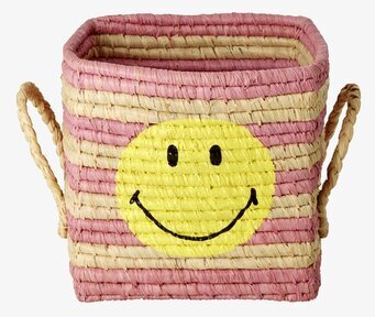 Bild av färgglad handgjord förvaringskorg i raffia