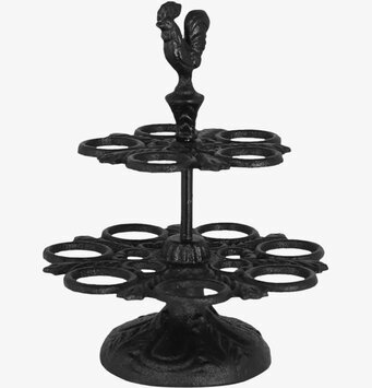 Foto av en rustik ägghållare i järn med två nivåer