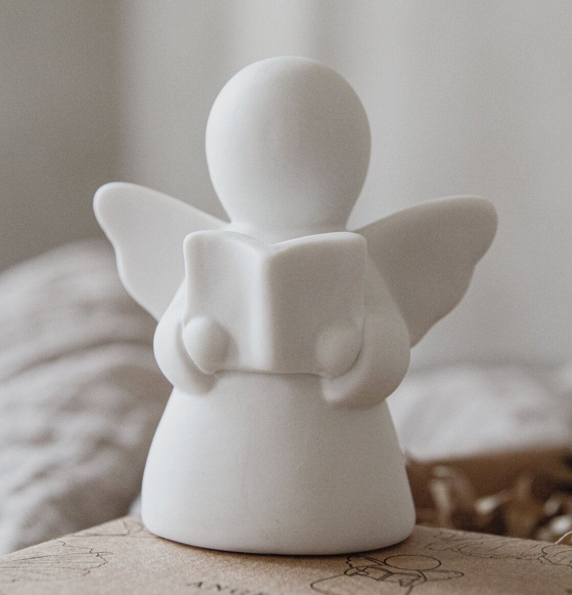 Lärans Ängel Inkl Gåvobox från Majas Cottage i keramik