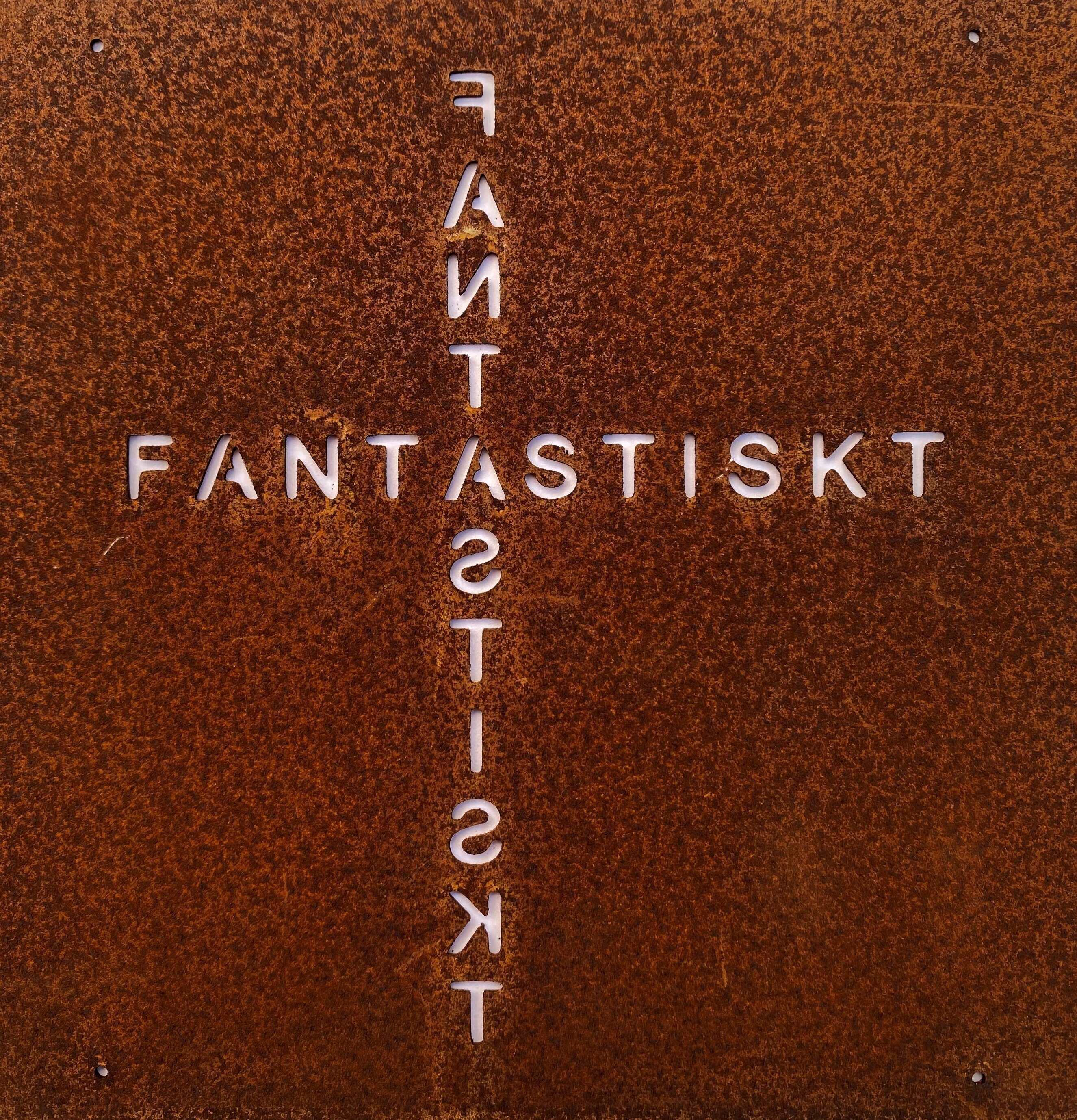 Skylt Fantastiskt (Armeringsnät) från Lind Decoration