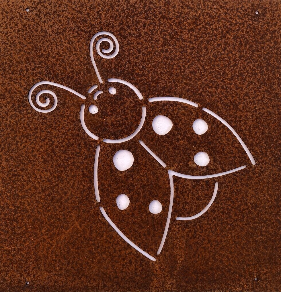 Skylt Nyckelpiga (armeringsnät) från Lind Decoration