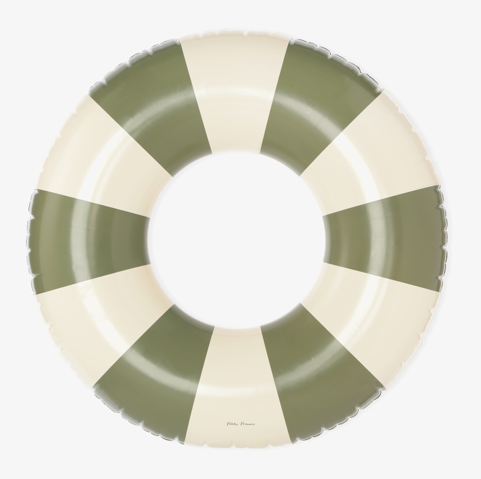 Foto av randig badring i harmoniska färgnyanser