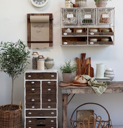 Bild av rustik interiör med funktionell design