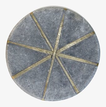 Foto av elegant marmorknopp med mässingsdetaljer