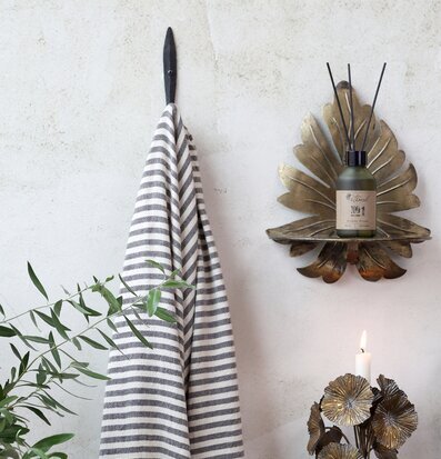 Bild av stilfull inredning med rustik och elegant charm