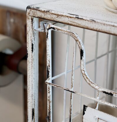 Bild av rustik vägghylla med vintage estetik