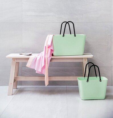 Foto av stilren scen med minimalistisk inredning