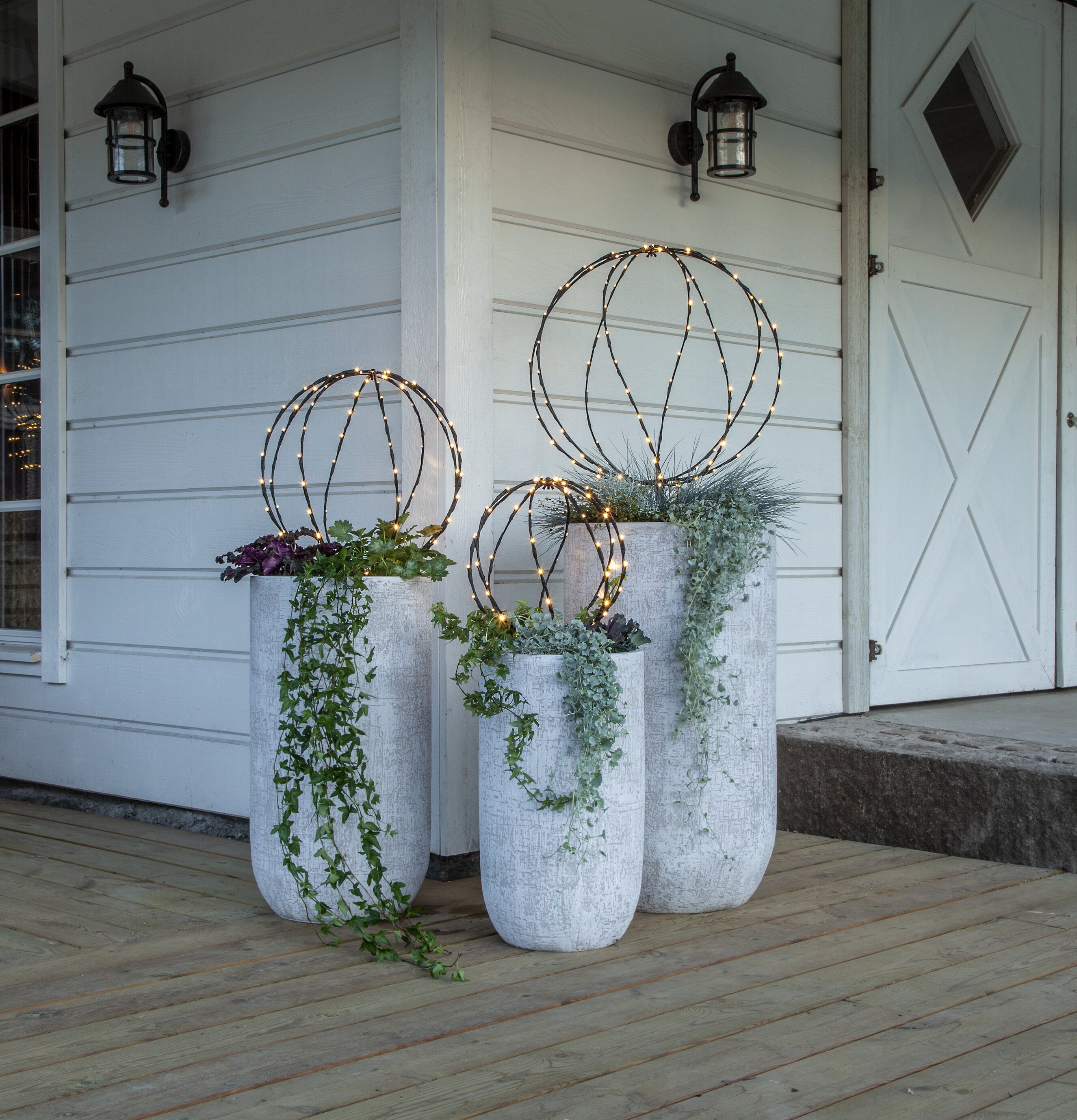 Utomhusdekoration Sphere Liten från Star Trading i krukor