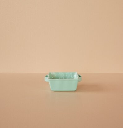 Bild av mintgrön ugnsform med stil och funktion