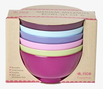 Bild av färgglada skålar i attraktiv förpackning