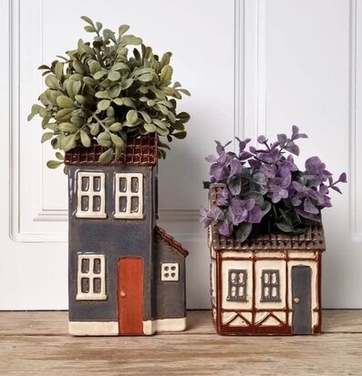 Bild av charmiga keramikvaser med unik design